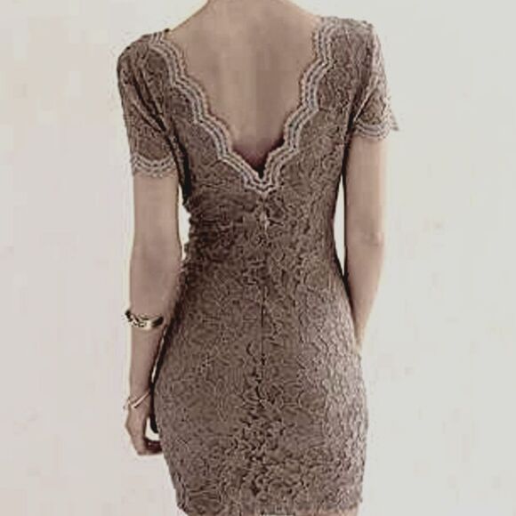 NWT, Kimchi Blue Taupe Colored   Lace Overlay Scalloped Bodycon Mini Dress, XS - Picture 2 of 8